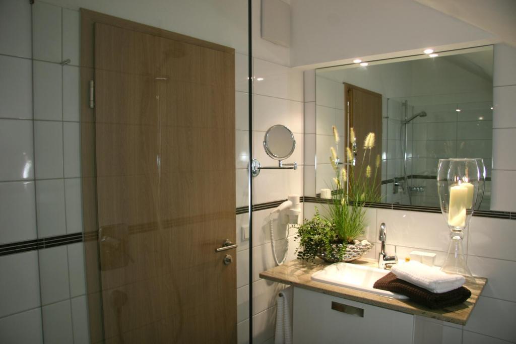 Gaestehaus An Der Sempt - Wohlfuehlen Auf Dem Lande Erding Room photo